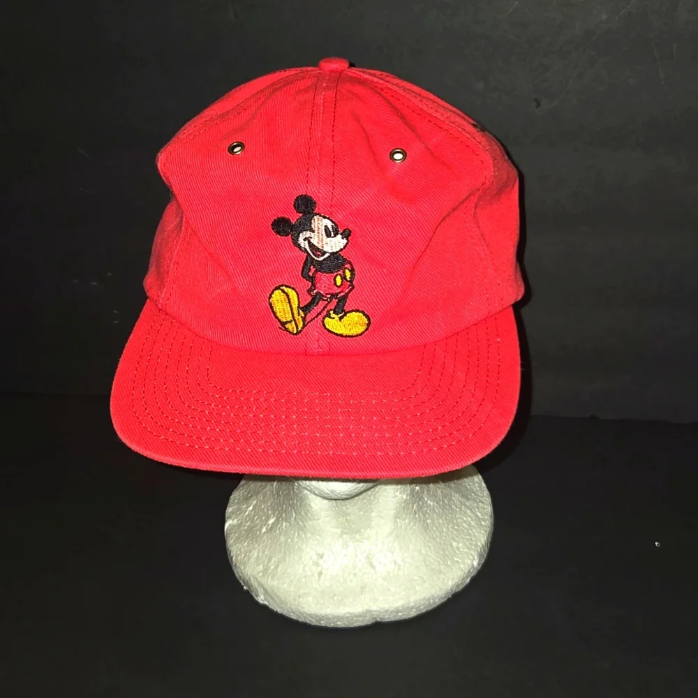1990s NEW MICKEY MOUSE DISNEY GOOFY HAT COMPANY RED LEATHER STRAP HAT USA